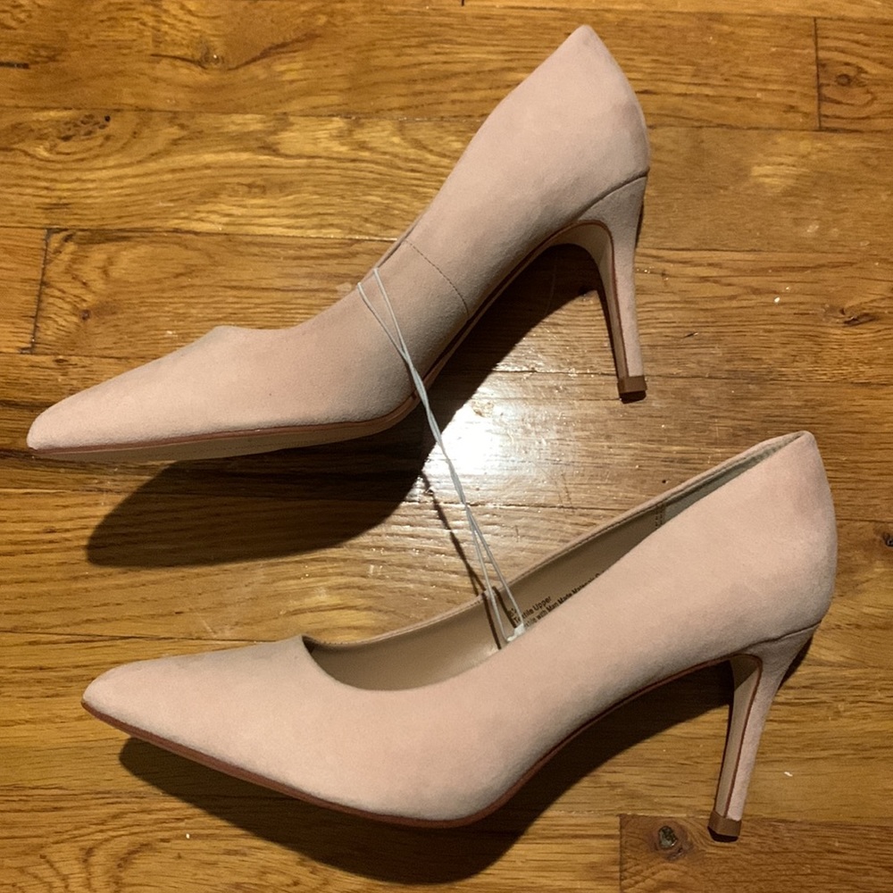 Nude suede pumps